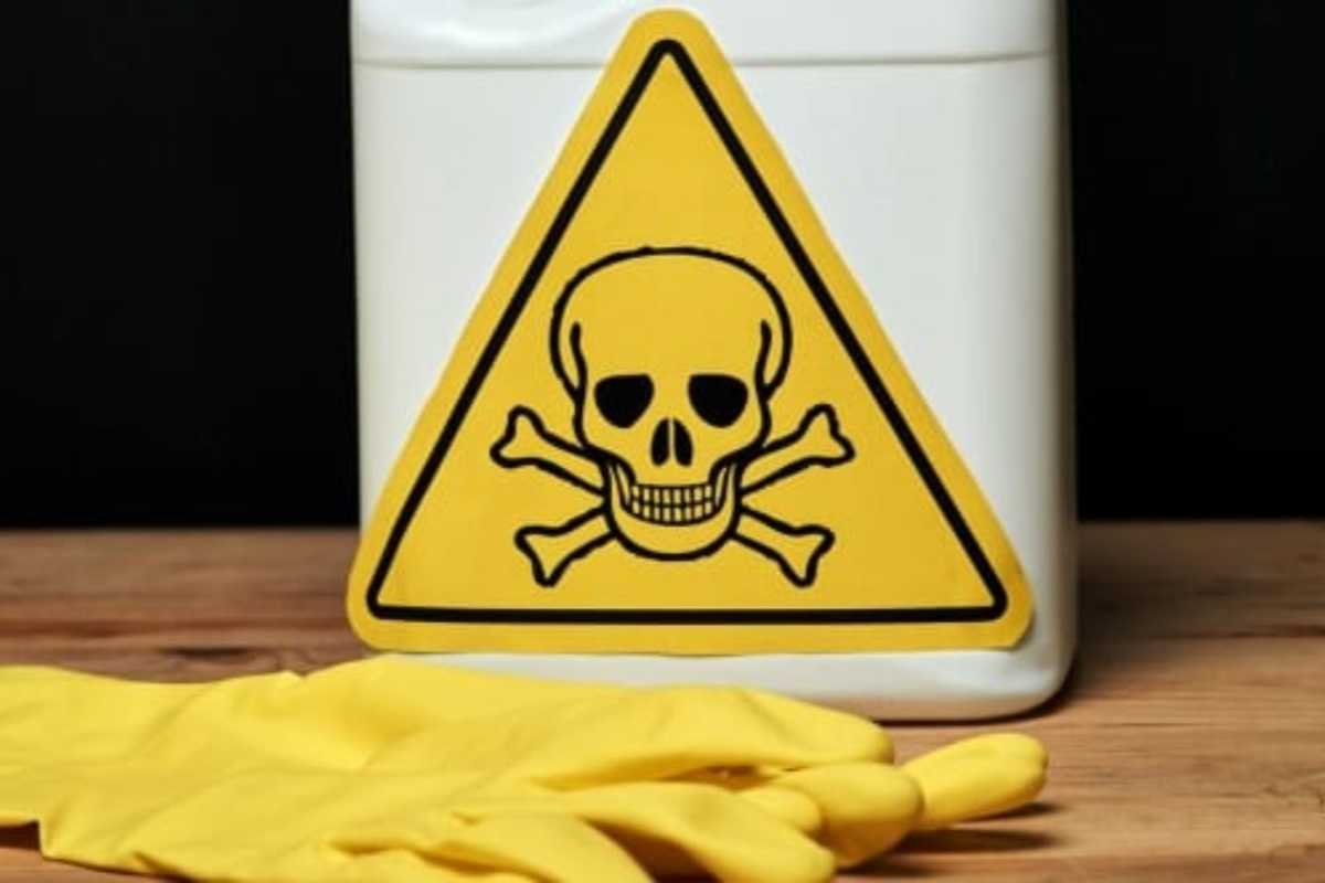 8 Common Household Stuff You Probably Didn’t Know Are Poisonous